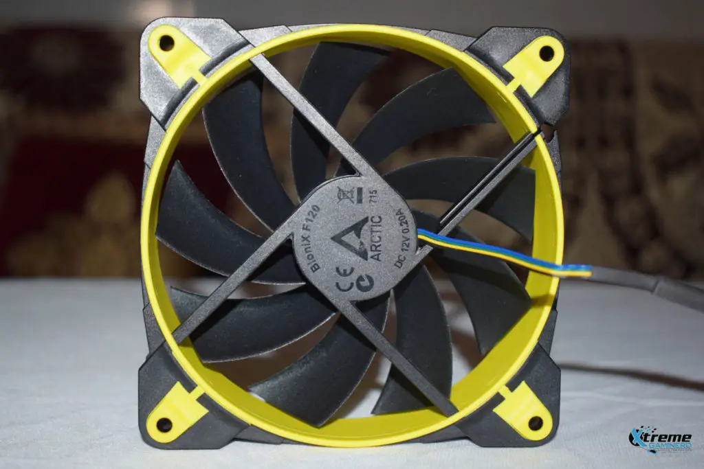 Arctic BioniX F120 gaming fan back
