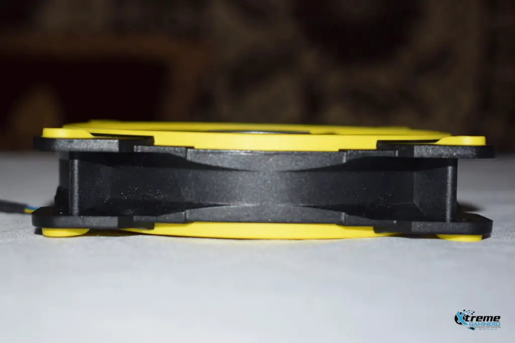 Arctic BioniX F120 gaming fan side