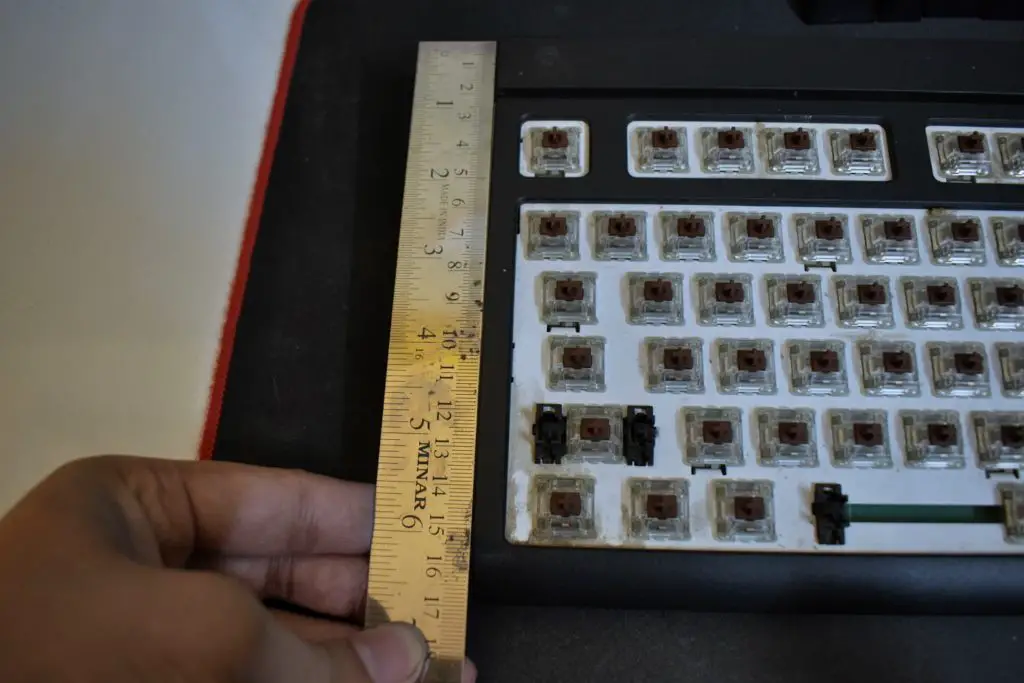 Take keyboard dimensions measurement